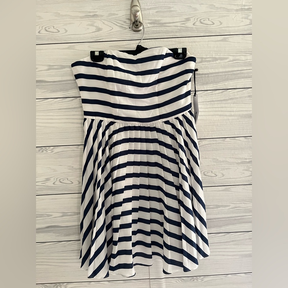 BB Dakota Navy strapless Dress 10